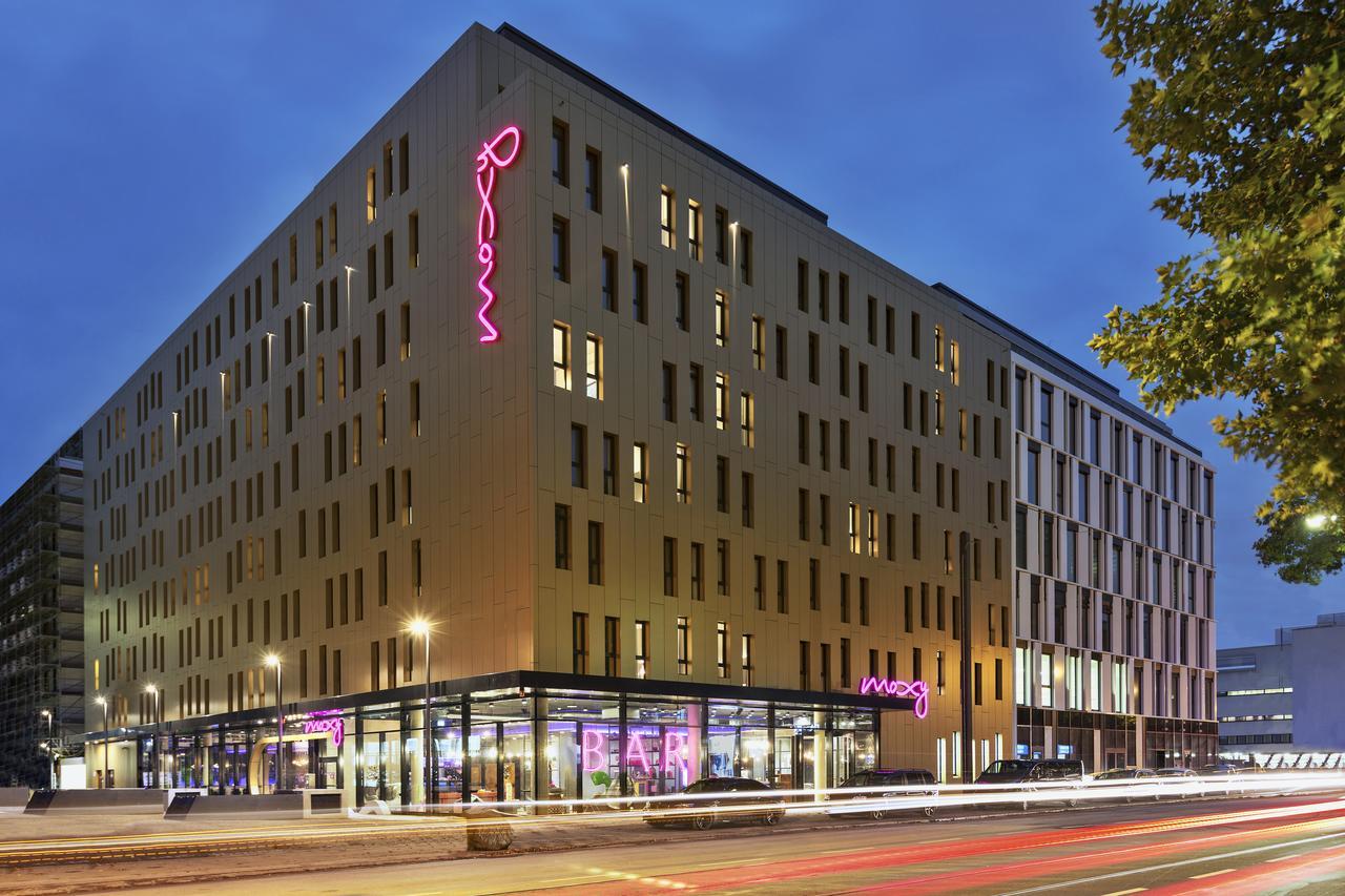 Hôtel Moxy Frankfurt East à Francfort-sur-le-Main Extérieur photo